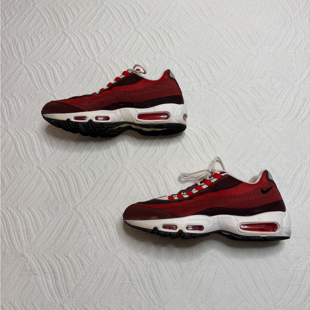 Nike Air Max 95 Jacquard University Red Low Top Athletic Shoes. Size 12 - Picture 3 of 8